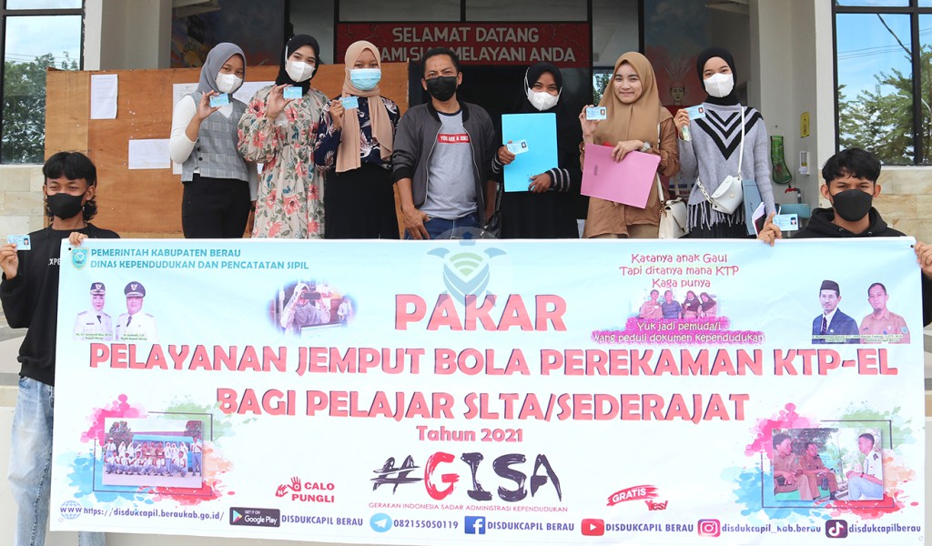 pelayanan-perekaman-ktp-el-bagi-pelajar-2021-(sman-130 image